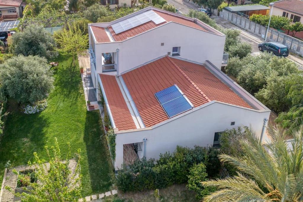La Casa Degli Ulivi Appartamento In Villa Con Patio Куарту-Сант'Елена Екстер'єр фото