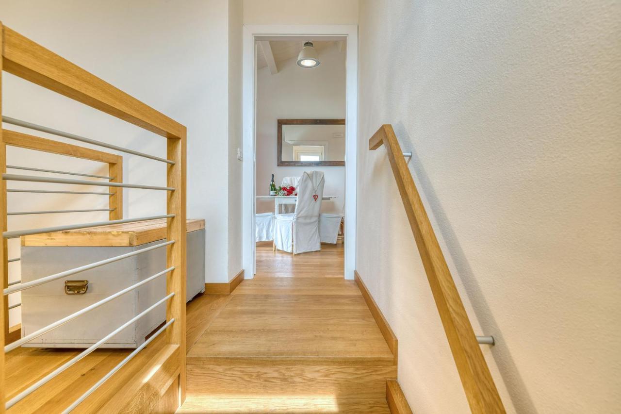 La Casa Degli Ulivi Appartamento In Villa Con Patio Куарту-Сант'Елена Екстер'єр фото