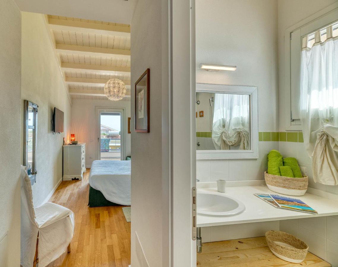 La Casa Degli Ulivi Appartamento In Villa Con Patio Куарту-Сант'Елена Екстер'єр фото