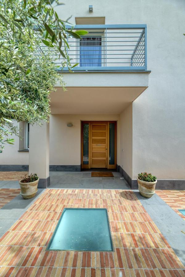 La Casa Degli Ulivi Appartamento In Villa Con Patio Куарту-Сант'Елена Екстер'єр фото