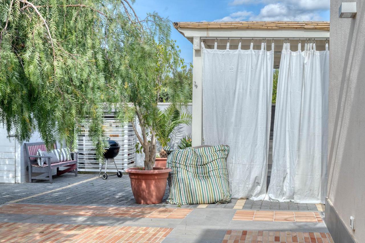 La Casa Degli Ulivi Appartamento In Villa Con Patio Куарту-Сант'Елена Екстер'єр фото