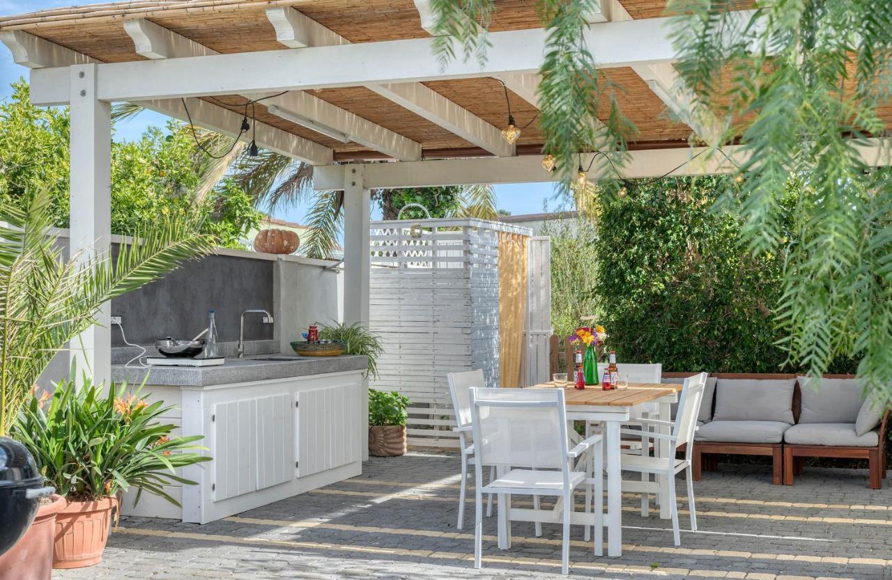 La Casa Degli Ulivi Appartamento In Villa Con Patio Куарту-Сант'Елена Екстер'єр фото